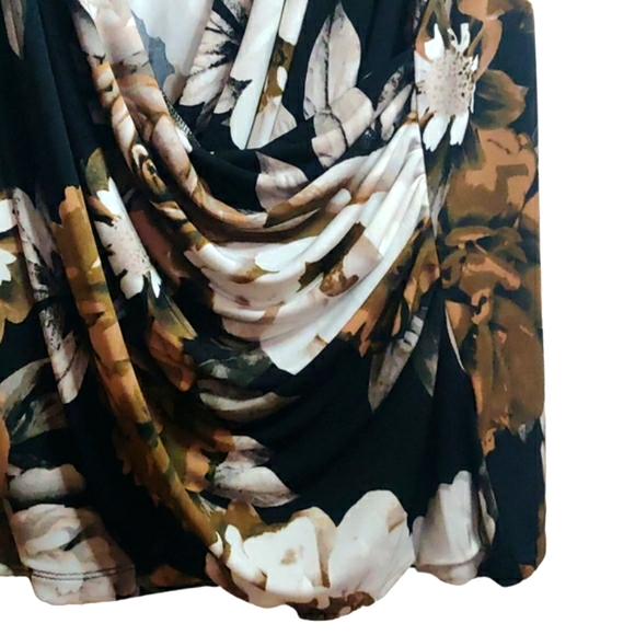 Calvin Klein top. Floral print, sleeveless, plunge V-neck, faux wrap style. S 2X - Picture 5 of 7